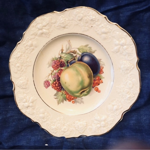 Crown Ducal Florentine Dinner Plate with Fruit Pattern - - Picture 6 of 6